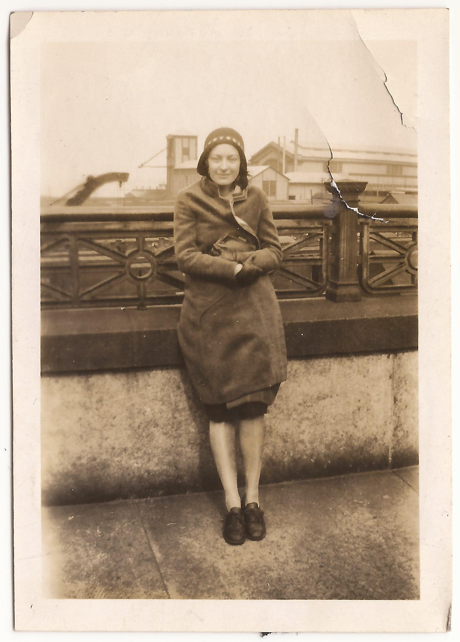 Dorothy Dehner, 1926